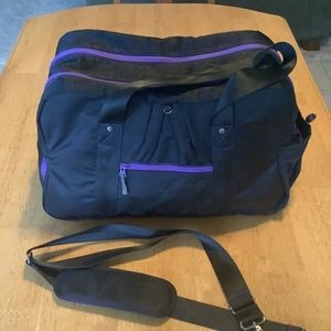 Athleta gym weekender overnight bag